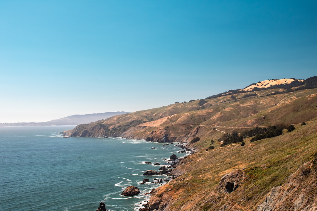 Scenic bay-side drives in Marin County